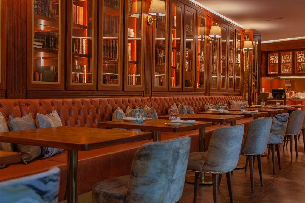 Wine & Books Lisboa Hotel Restaurant photo Interior of the restaurant
