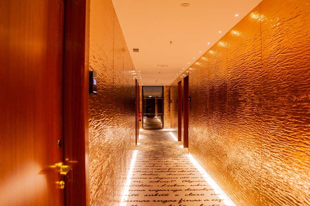 Wine & Books Lisboa Hotel Facilities photo A corridor at the hotel