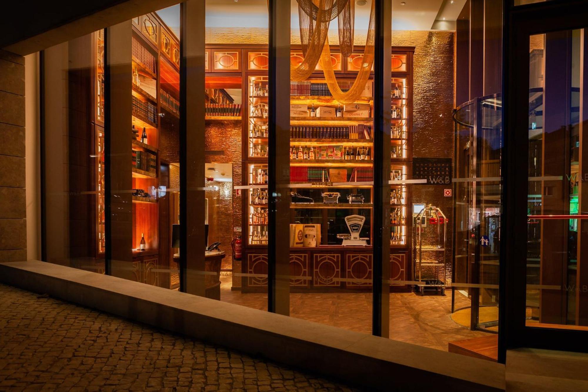 Wine & Books Lisboa Hotel Exterior photo The bar at the Mandarin Oriental, Munich