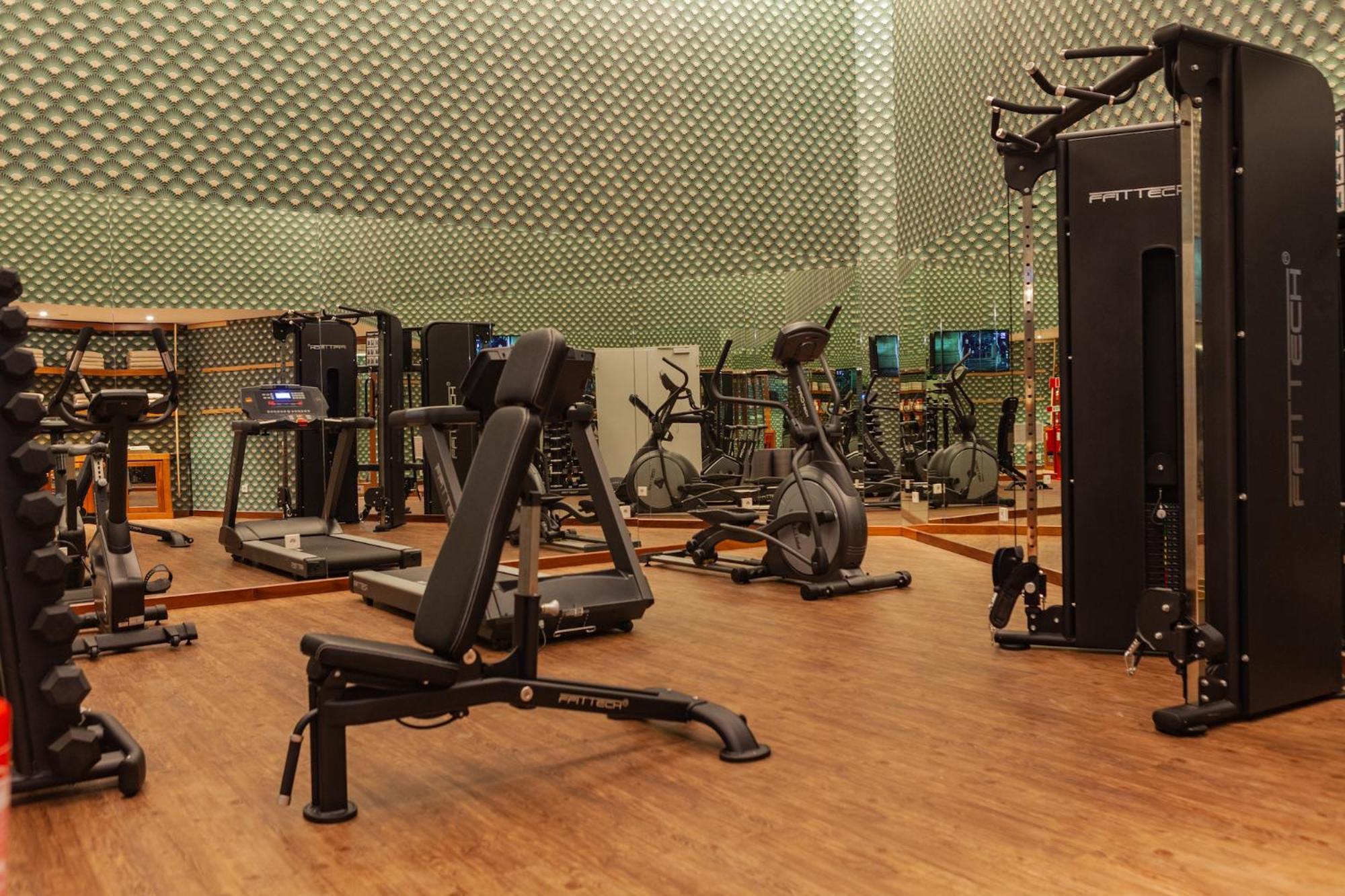 Wine & Books Lisboa Hotel Exterior photo The gym at the hotel